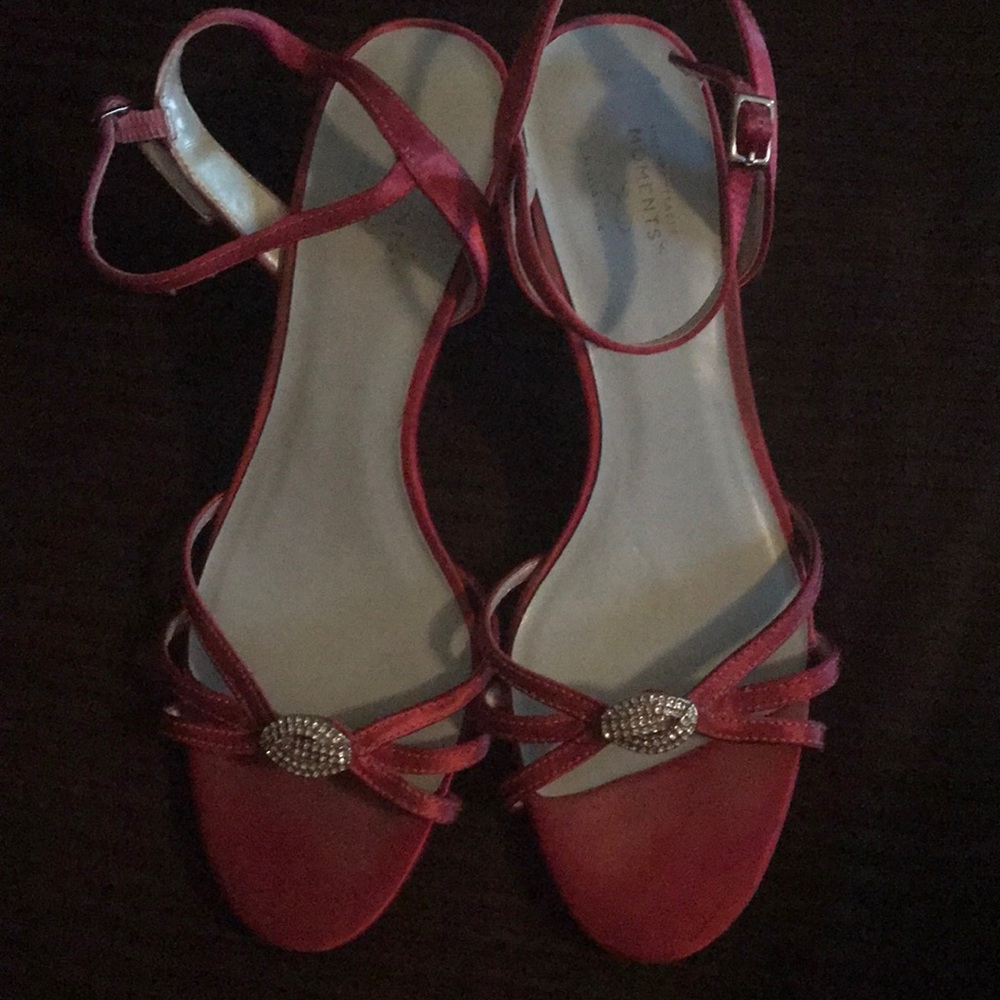 Wine red colored heels. Worn once in a wedding 🎄